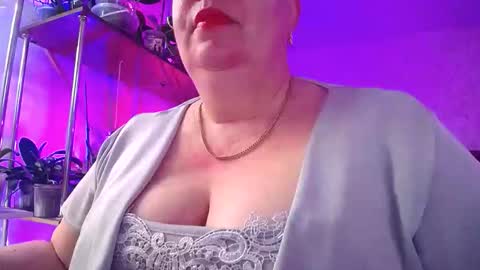 Snapshot of lady_gloria chatting on 02/23/26, 01:41 Lady Gloria online show from 02/23/26, 01:41