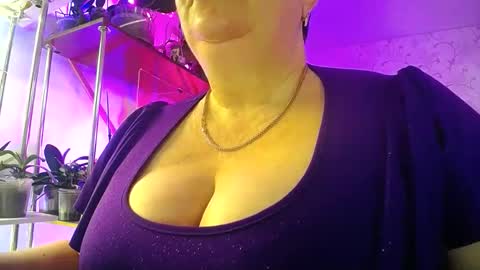 Snapshot of lady_gloria chatting on 02/25/26, 06:56 Lady Gloria online show from 02/25/26, 06:56