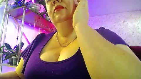 Snapshot of lady_gloria chatting on 03/05/26, 06:20 Lady Gloria online show from 03/05/26, 06:20