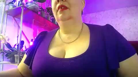 Snapshot of lady_gloria chatting on 03/20/26, 07:02 Lady Gloria online show from 03/20/26, 07:02