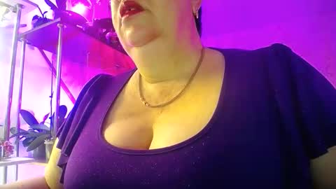 Snapshot of lady_gloria chatting on 03/30/26, 04:13 Lady Gloria online show from 03/30/26, 04:13