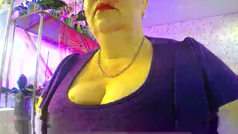 Snapshot of lady_gloria chatting on 04/29/26, 05:11 Lady Gloria online show from 04/29/26, 05:11