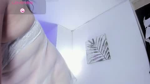 Snapshot of lady_hellen chatting on 06/30/26, 08:32 online show from 06/30/26, 08:32