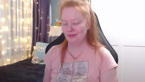 Snapshot of lady_inari chatting on 01/21/25, 06:45 Angelika online show from 01/21/25, 06:45