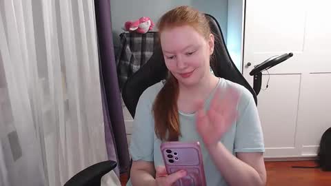 Snapshot of lady_inari chatting on 09/30/25, 08:36 Angelika online show from 09/30/25, 08:36