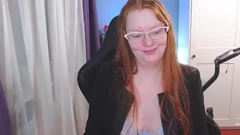 Snapshot of lady_inari chatting on 11/01/25, 03:36 Angelika online show from 11/01/25, 03:36