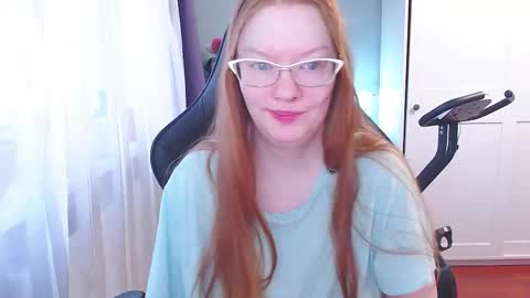 Snapshot of lady_inari chatting on 11/12/25, 01:00 Angelika online show from 11/12/25, 01:00