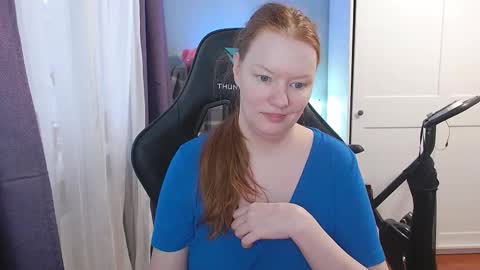 Snapshot of lady_inari chatting on 11/29/25, 11:02 Angelika online show from 11/29/25, 11:02