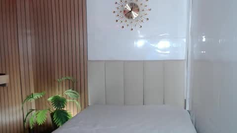   online show from 12/05/25, 02:20