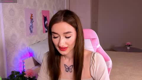 Olivia online show from 04/14/26, 01:11