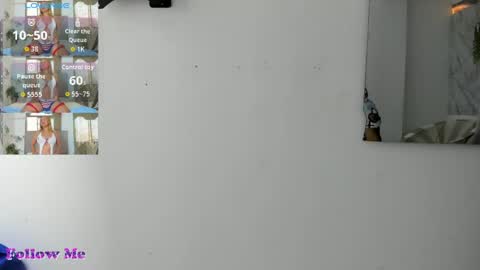 Snapshot of lady_miss___ chatting on 04/22/26, 12:18 lady_miss___ online show from 04/22/26, 12:18