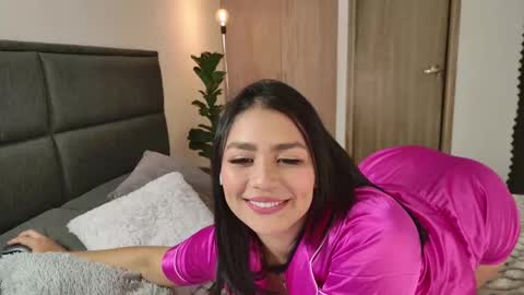 Snapshot of lady_ni chatting on 10/11/25, 12:58 700 1300 -5 online show from 10/11/25, 12:58