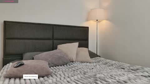    700  1300 -5 online show from 04/15/26, 12:45