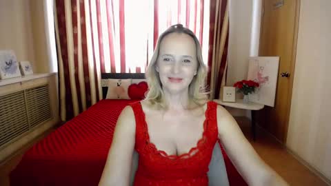 Snapshot of lady_sexy_di chatting on 03/08/25, 10:22 Diana online show from 03/08/25, 10:22