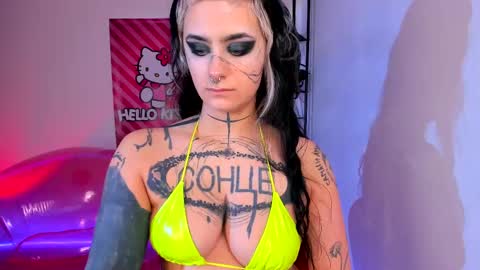 Mia online show from 03/03/25, 04:56