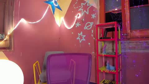 Mia online show from 11/08/25, 09:13