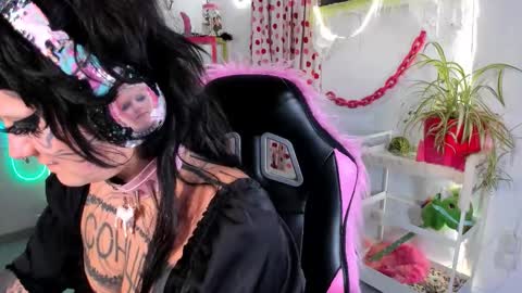 Mia online show from 02/08/26, 09:07