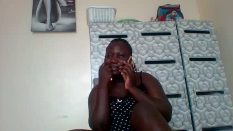 lindah32 online show from 01/04/25, 12:38