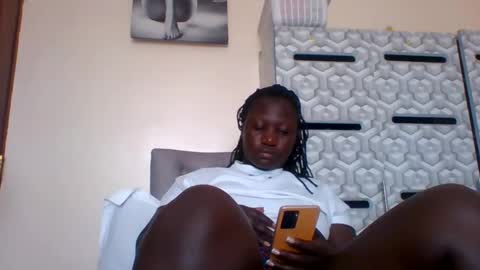 lindah32 online show from 01/16/25, 09:27