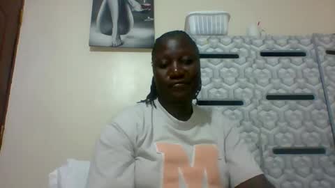 lindah32 online show from 01/22/25, 06:41