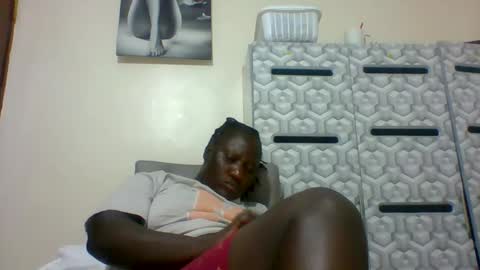 lindah32 online show from 01/23/25, 12:46