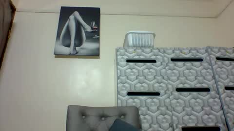 lindah32 online show from 01/24/25, 12:42