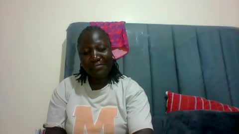 lindah32 online show from 02/17/25, 10:03