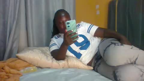 lindah32 online show from 11/16/25, 07:19