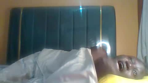 lindah32 online show from 12/17/25, 08:37