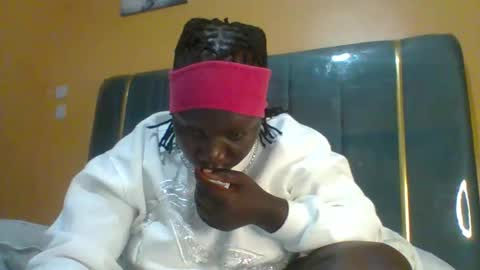 lindah32 online show from 03/29/26, 09:48