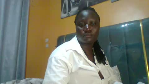 Snapshot of ladyblossoms19 chatting on 06/21/26, 10:34 lindah32 online show from 06/21/26, 10:34