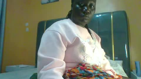 Snapshot of ladyblossoms19 chatting on 06/28/26, 07:42 lindah32 online show from 06/28/26, 07:42