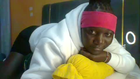 Snapshot of ladyblossoms19 chatting on 07/06/26, 11:40 lindah32 online show from 07/06/26, 11:40