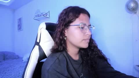  Lady  online show from 10/03/25, 05:04