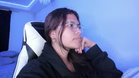  Lady  online show from 10/22/25, 02:01