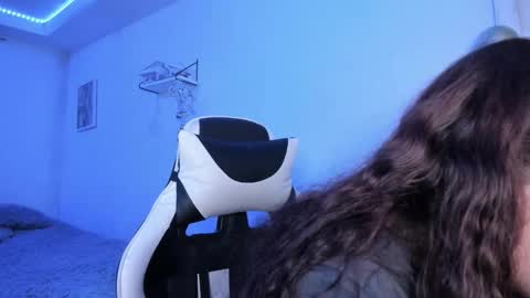  Lady  online show from 11/28/25, 04:48