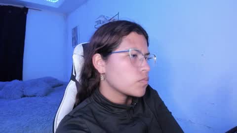  Lady  online show from 11/30/25, 03:21