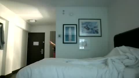 Stephanie online show from 02/27/25, 01:05