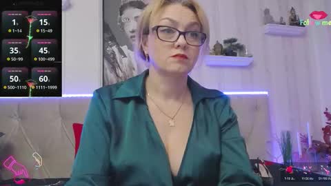  Lady Jeen    Back on Sunday 8th of December online show from 10/12/25, 03:11