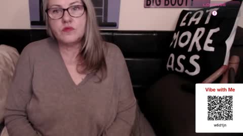 Snapshot of ladylanaxo chatting on 11/09/25, 09:40 Next Stream online show from 11/09/25, 09:40