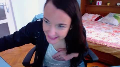 Snapshot of ladylhoty chatting on 06/19/26, 04:44 LadyLHoty online show from 06/19/26, 04:44