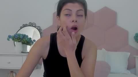 Lia online show from 01/11/25, 04:38