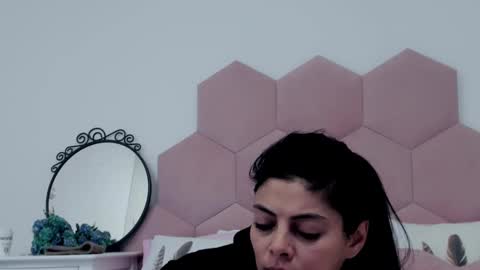 Lia online show from 02/11/25, 04:22