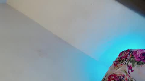 Snapshot of ladylove28 chatting on 02/16/25, 06:54 its Katniss online show from 02/16/25, 06:54