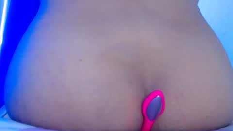 Snapshot of ladymaroon chatting on 12/20/25, 10:44 ladymaroon online show from 12/20/25, 10:44