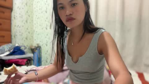 Snapshot of ladypetite11 chatting on 02/23/26, 12:41 ladypetite11 online show from 02/23/26, 12:41