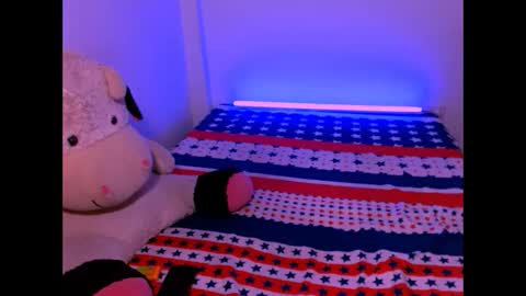 Snapshot of ladypussy69779756 chatting on 11/12/25, 02:23 laura online show from 11/12/25, 02:23