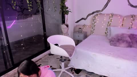 Lady  online show from 11/13/25, 05:39