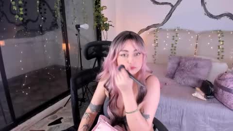 Lady  online show from 11/15/25, 04:32