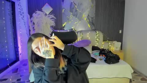 Lady  online show from 02/07/26, 04:16